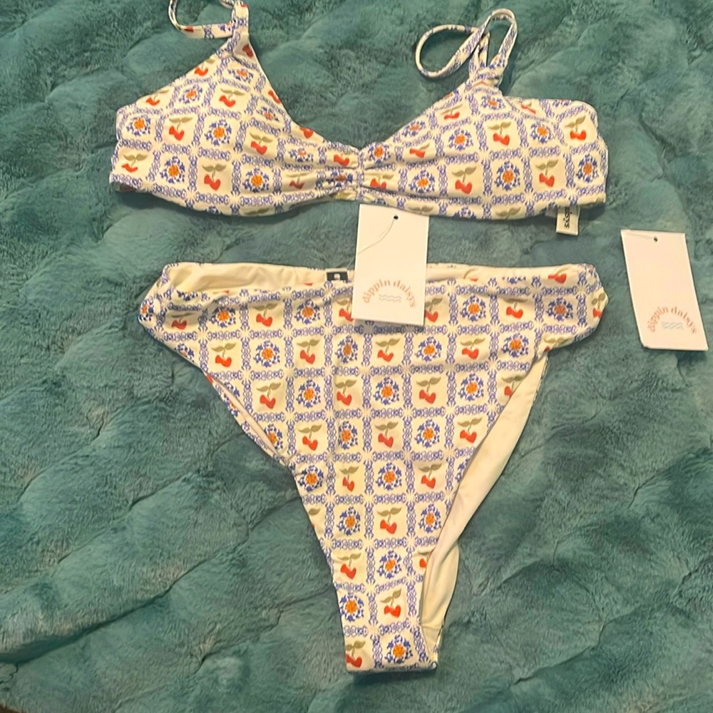 Dippin’ Daisy, medium, New with tags